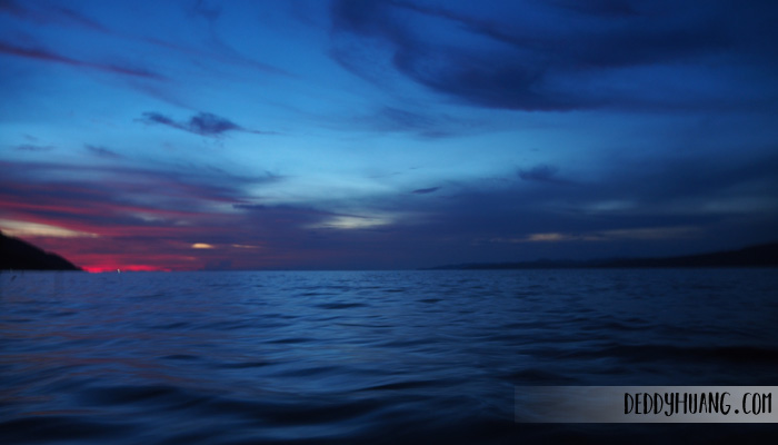 Senja di tengah laut Raja Ampat