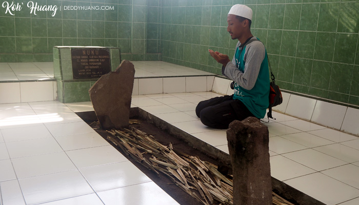 isi makam sultan nuku