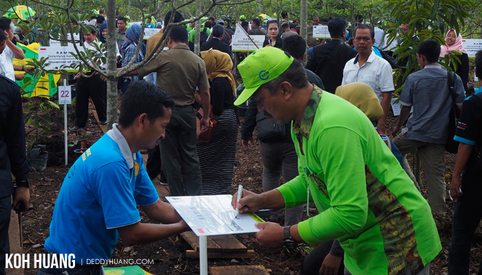 tanam pohon bersama