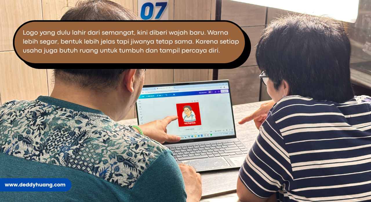 Desain ulang logo UMKM yang dilakukan bersama menggunakan ASUS Zenbook.