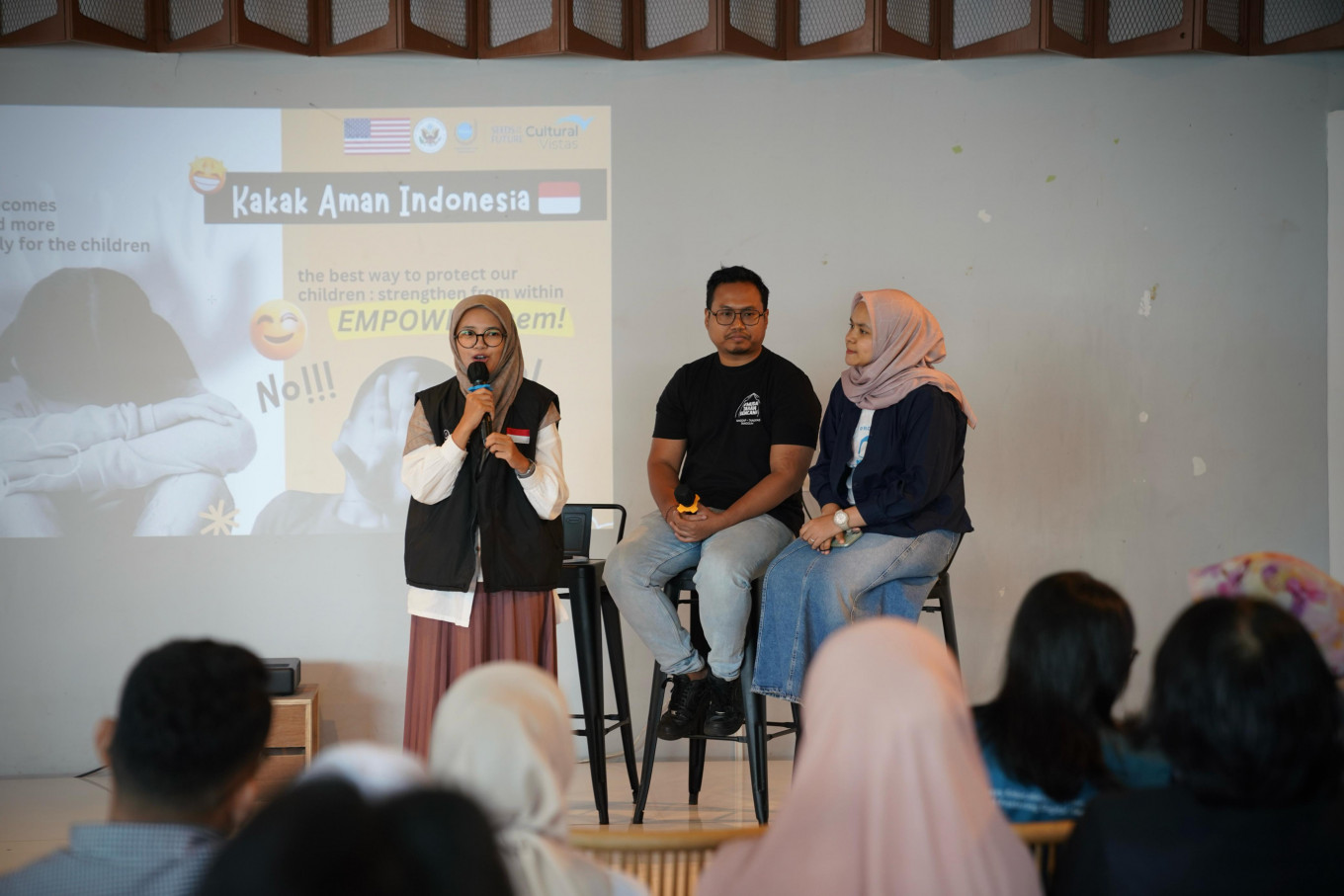 Hana dalam projek mempresentasikan Kakak Aman selama YSEALI 2024. Dok. The Jakarta Post